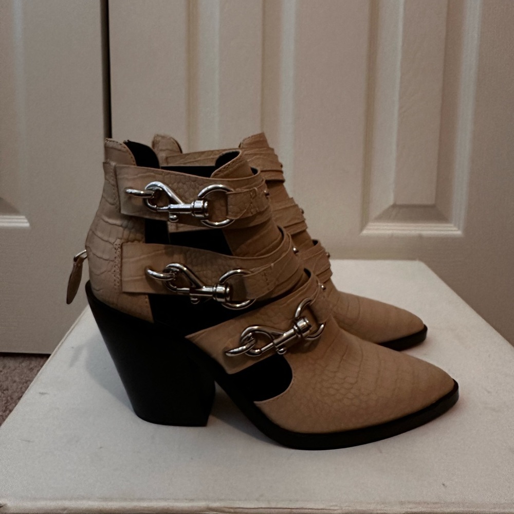 Rebecca Minkoff booties size 9